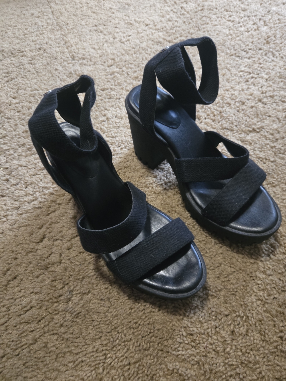 Black Elastic Strap Block Heel Sandals